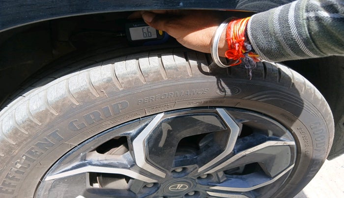 2024 Tata Curvv Accomplished S 1.2 Petrol 7DCA, Petrol, Automatic, 8,473 km, tyre