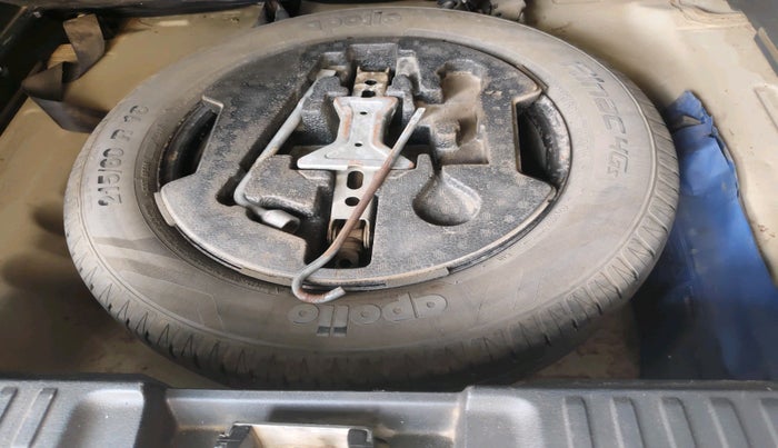 2017 Maruti Vitara Brezza ZDI PLUS DUAL TONE, Diesel, Manual, 80,060 km, tyre