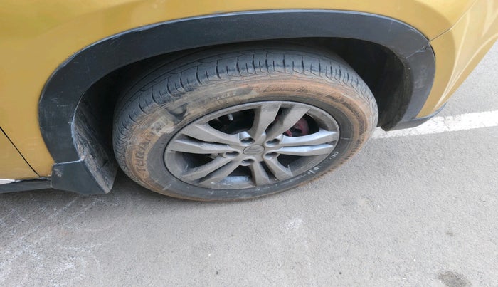 2017 Maruti Vitara Brezza ZDI PLUS DUAL TONE, Diesel, Manual, 80,060 km, tyre