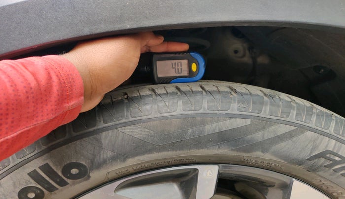 2021 KIA SONET HTX 1.0 IMT, Petrol, Manual, 26,403 km, tyre