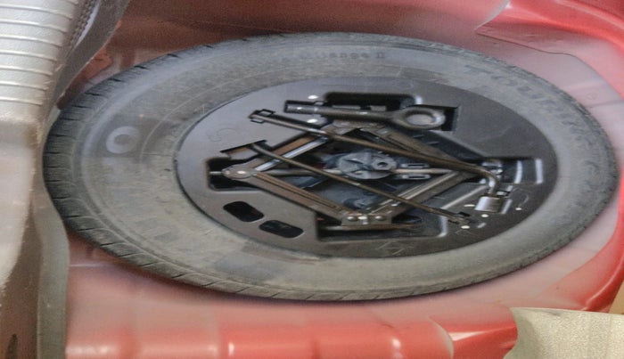 2012 Hyundai i10 MAGNA 1.2, Petrol, Manual, 40,128 km, tyre