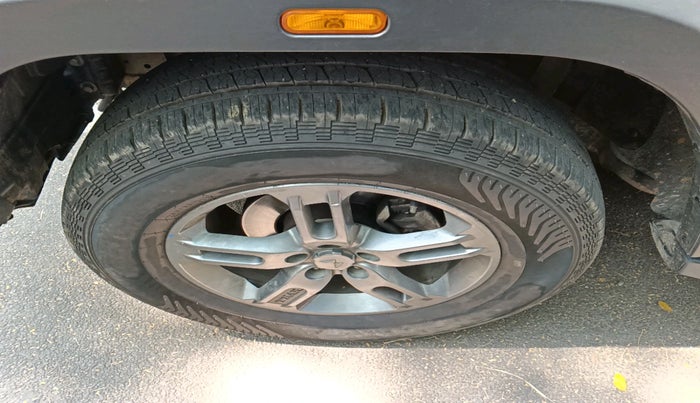 2023 Mahindra Thar LX HARD TOP 4WD MT, Diesel, Manual, 42,355 km, tyre