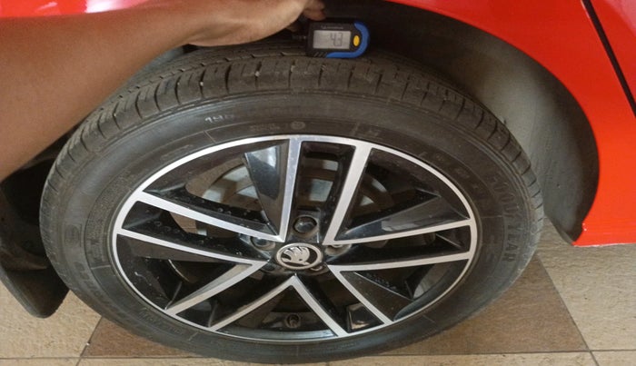 2020 Skoda Rapid STYLE TSI, Petrol, Manual, 57,485 km, tyre