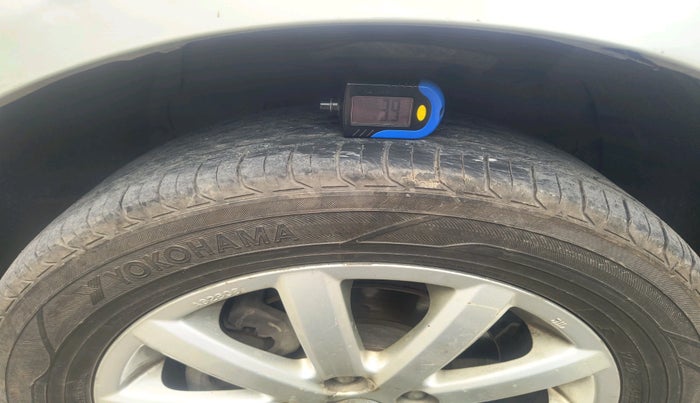 2011 Maruti SX4 ZXI, Petrol, Manual, 96,755 km, tyre