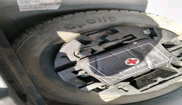 2017 Volkswagen Polo HIGHLINE PLUS 1.5 16 ALLOY, Diesel, Manual, 1,12,957 km, tyre