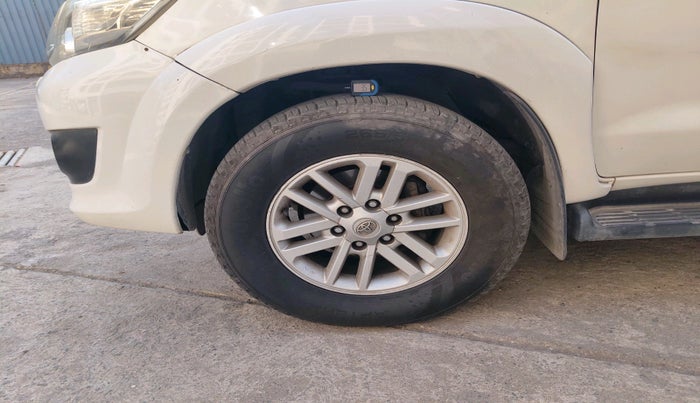 2012 Toyota Fortuner 3.0 4X2 AT, Diesel, Automatic, 75,812 km, tyre