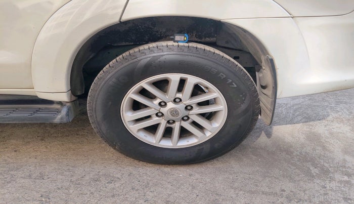 2012 Toyota Fortuner 3.0 4X2 AT, Diesel, Automatic, 75,812 km, tyre