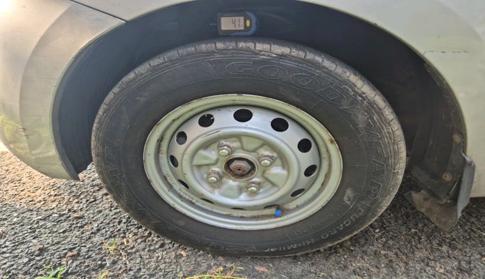 2016 Hyundai Eon D-LITE, Petrol, Manual, 93,164 km, tyre