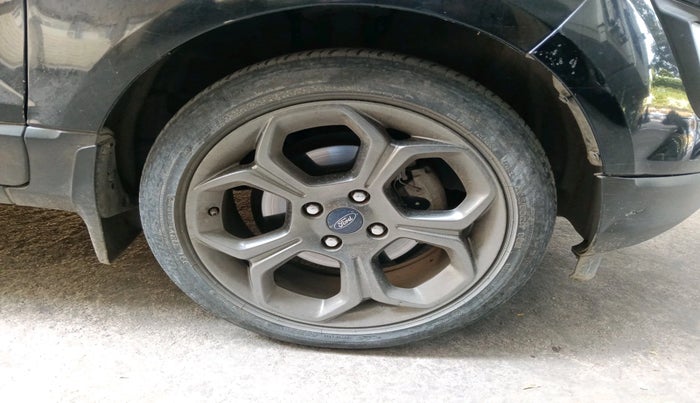 2019 Ford Ecosport TITANIUM 1.5L SPORTS(SUNROOF) DIESEL, Diesel, Manual, 1,17,116 km, tyre