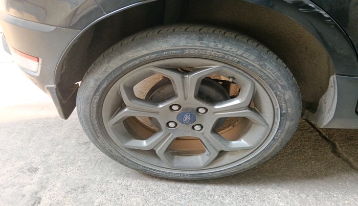 2019 Ford Ecosport TITANIUM 1.5L SPORTS(SUNROOF) DIESEL, Diesel, Manual, 1,17,116 km, tyre