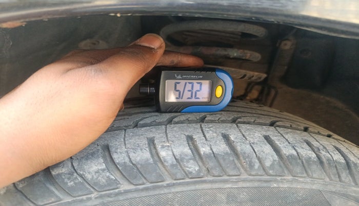 2011 Skoda Fabia ELEGANCE 1.2 TDI, Diesel, Manual, 82,917 km, tyre