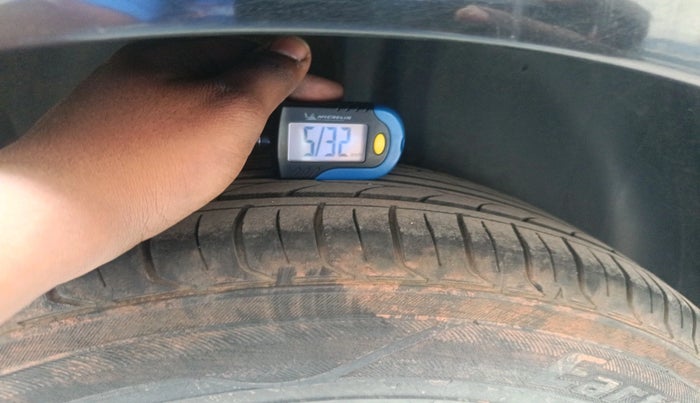 2011 Skoda Fabia ELEGANCE 1.2 TDI, Diesel, Manual, 82,917 km, tyre