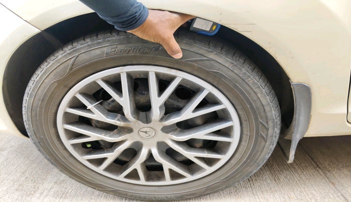 2012 Ford Fiesta STYLE DIESEL, Diesel, Manual, 2,33,772 km, tyre