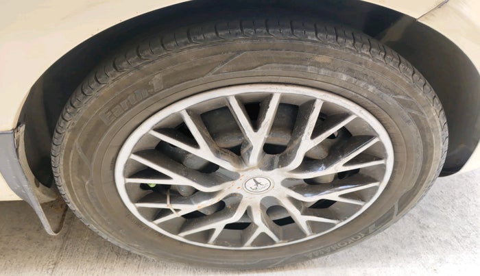 2012 Ford Fiesta STYLE DIESEL, Diesel, Manual, 2,33,772 km, tyre