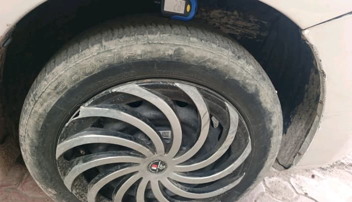 2012 Maruti Wagon R 1.0 LXI CNG, CNG, Manual, 1,09,675 km, tyre