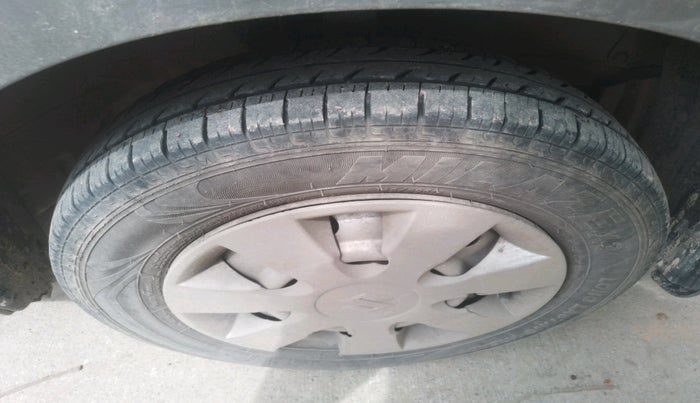 2011 Maruti Wagon R 1.0 LXI, Petrol, Manual, 1,25,746 km, tyre