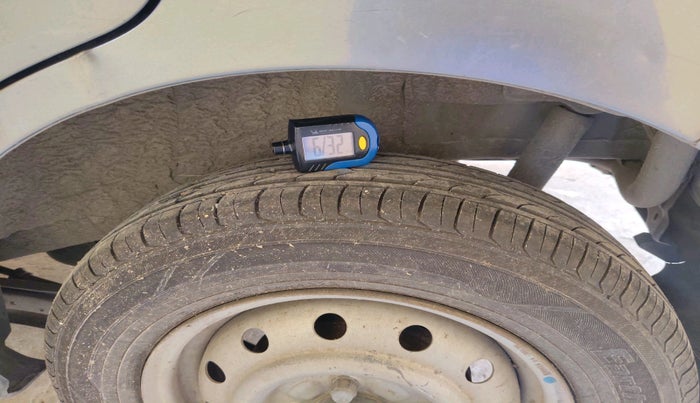 2014 Maruti Wagon R 1.0 LXI, Petrol, Manual, 87,444 km, tyre