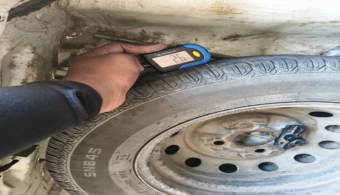 2013 Hyundai Eon D-LITE+, Petrol, Manual, 89,907 km, tyre