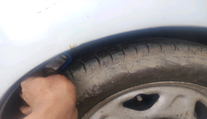 2015 Chevrolet Beat LS PETROL, CNG, Manual, 1,59,324 km, tyre