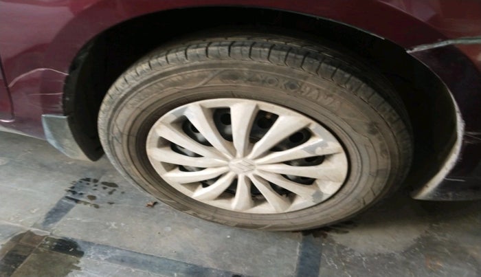 2015 Maruti Swift Dzire VXI, Petrol, Manual, 65,954 km, tyre