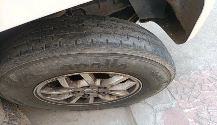 2017 Mahindra TUV300 T8, Diesel, Manual, 99,688 km, tyre