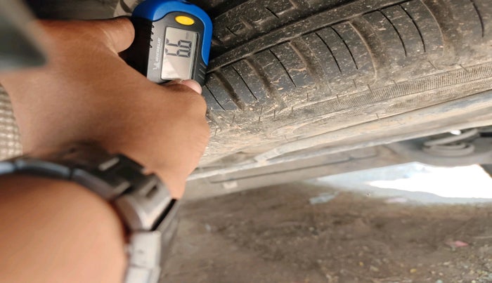 2016 Nissan Terrano XL D PLUS, Diesel, Manual, 1,57,388 km, tyre