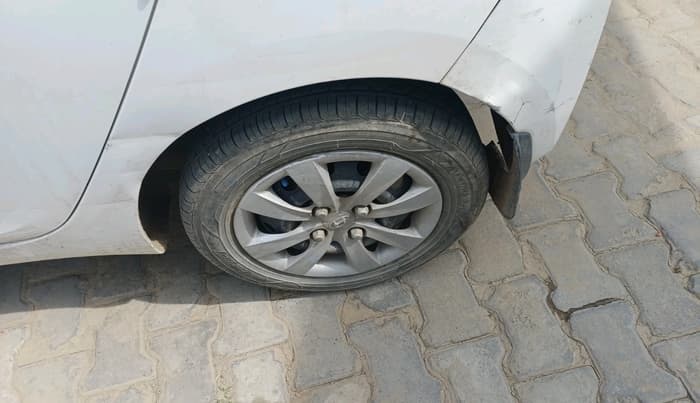 2011 Hyundai Eon ERA, CNG, Manual, 49,339 km, tyre