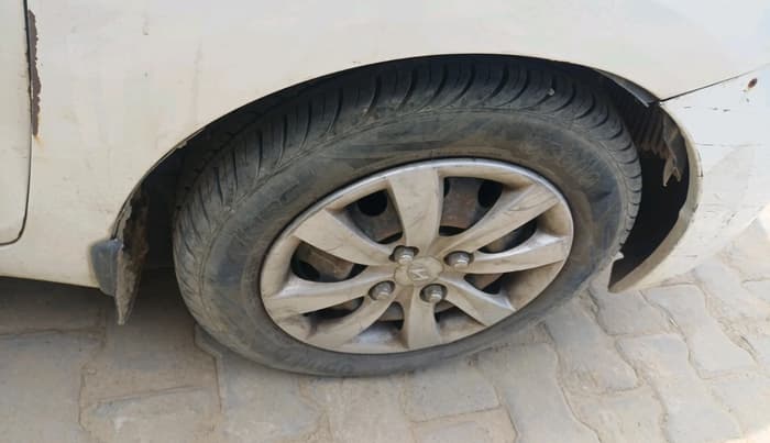 2011 Hyundai Eon ERA, CNG, Manual, 49,339 km, tyre