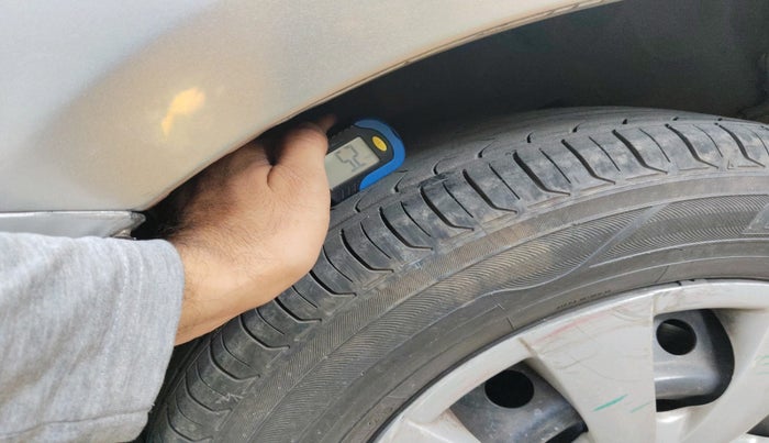 2013 Toyota Corolla Altis J PETROL, Petrol, Manual, 79,156 km, tyre