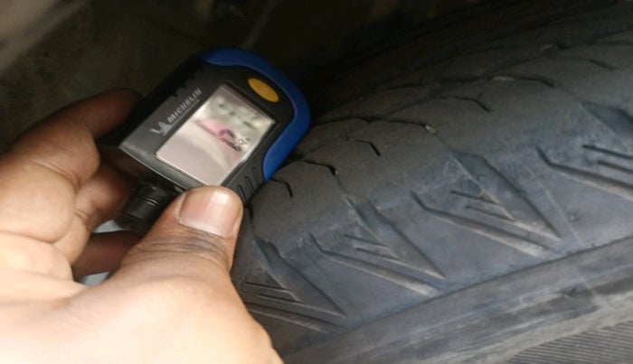 2016 Hyundai Santa Fe 2 WD AT, Diesel, Automatic, 65,423 km, tyre