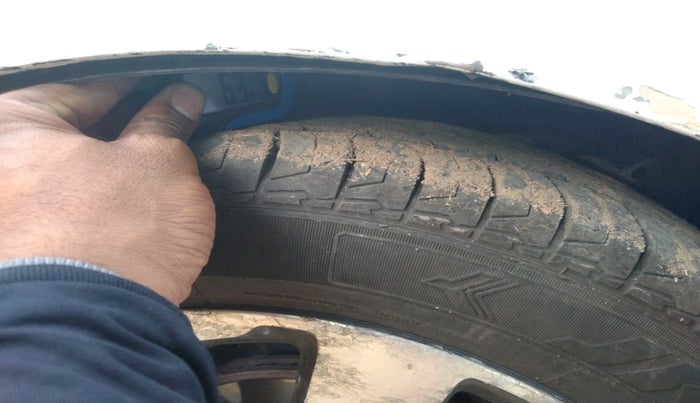 2015 Hyundai Elite i20 ASTA 1.4 CRDI, Diesel, Manual, 1,43,377 km, tyre