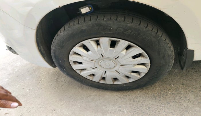 2015 Chevrolet Sail UVA 1.2 LS, Petrol, Manual, 61,951 km, tyre