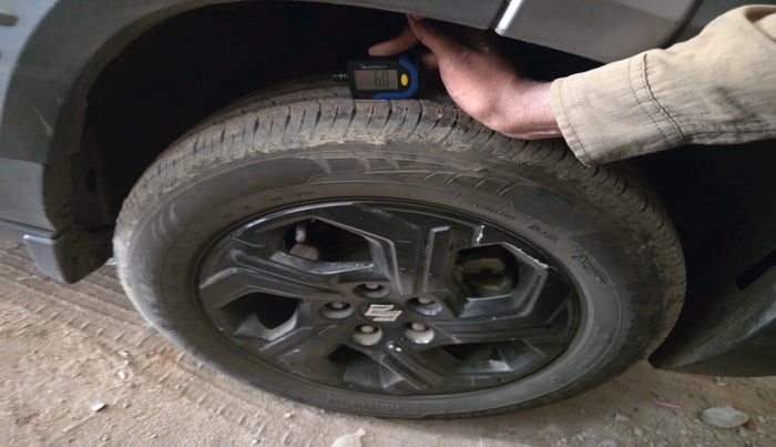 2024 Maruti BREZZA ZXI S-CNG, CNG, Manual, 12,719 km, tyre