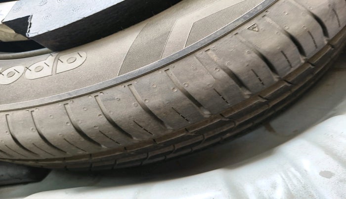 2021 Mahindra XUV300 W4 1.5 DIESEL, Diesel, Manual, 79,878 km, tyre