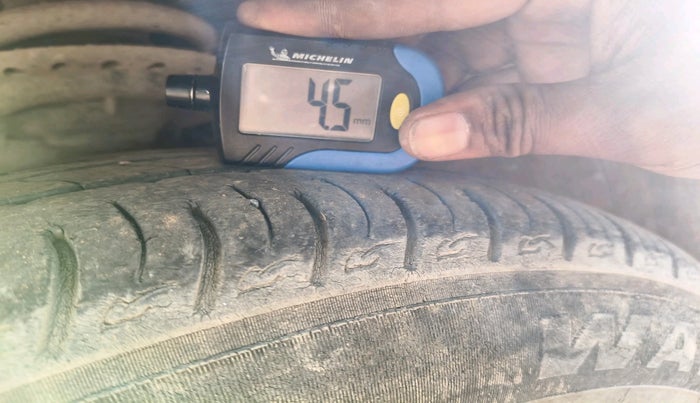 2021 Mahindra XUV300 W4 1.5 DIESEL, Diesel, Manual, 79,878 km, tyre