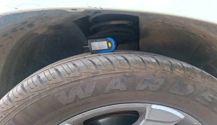 2015 Renault Duster RXL 85PS EXPLORE, Diesel, Manual, 1,37,220 km, tyre