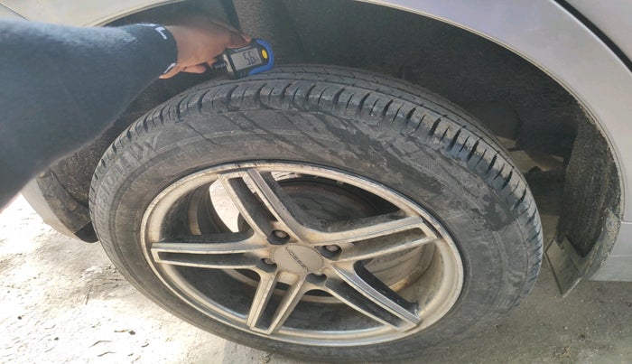 2017 Maruti Baleno DELTA PETROL 1.2, CNG, Manual, 89,420 km, tyre