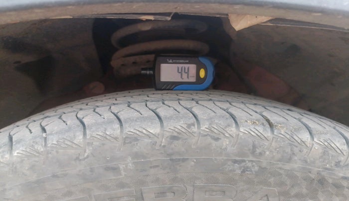 2024 Mahindra XUV 3XO AX5L 1.2 TGDi, Petrol, Manual, 35,344 km, tyre