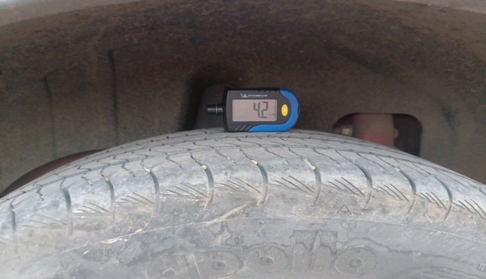 2024 Mahindra XUV 3XO AX5L 1.2 TGDi, Petrol, Manual, 35,344 km, tyre