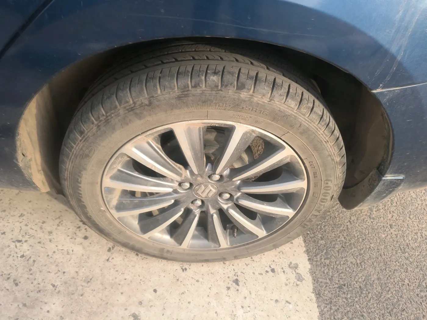 2018 Maruti Ciaz ALPHA 1.5 SHVS PETROL, Petrol, Manual, 85,139 km, tyre