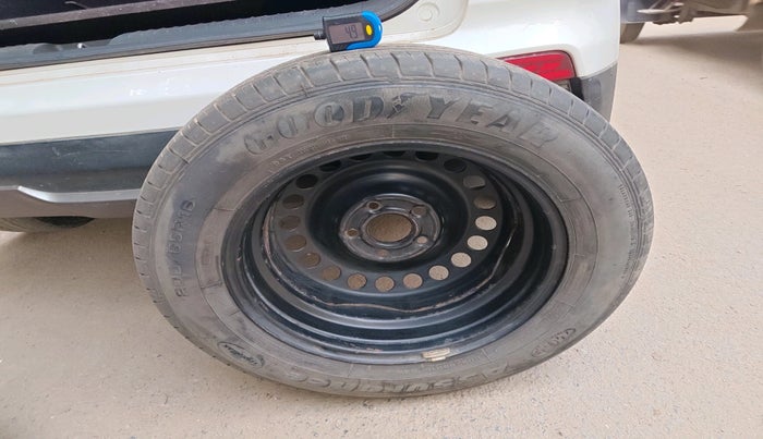 2017 Hyundai Creta SX 1.6 DIESEL, Diesel, Manual, 1,20,875 km, tyre