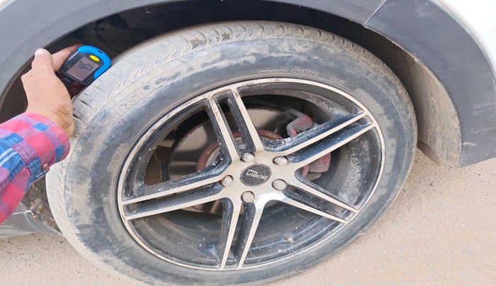 2017 Hyundai Creta SX 1.6 DIESEL, Diesel, Manual, 1,20,875 km, tyre