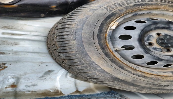 2011 Toyota Etios G, Petrol, Manual, 44,981 km, tyre