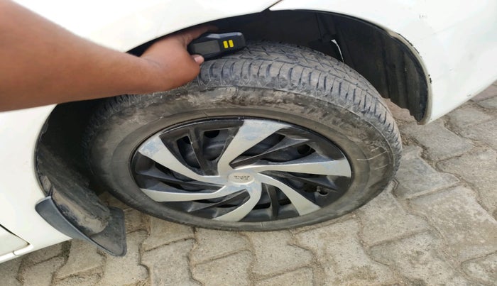 2011 Toyota Etios G, Petrol, Manual, 44,981 km, tyre