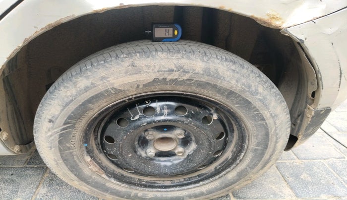 2012 Maruti Swift VXI, Petrol, Manual, 1,89,244 km, tyre