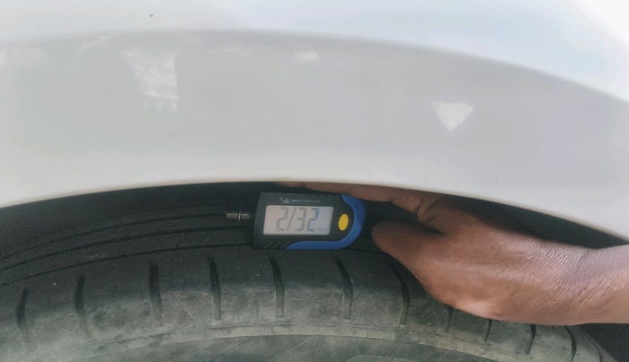 2017 Volkswagen Ameo HIGHLINE1.2L PLUS 16 ALLOY, Petrol, Manual, 1,47,729 km, tyre