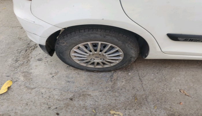 2015 Maruti Swift VXI, Petrol, Manual, 2,36,014 km, tyre