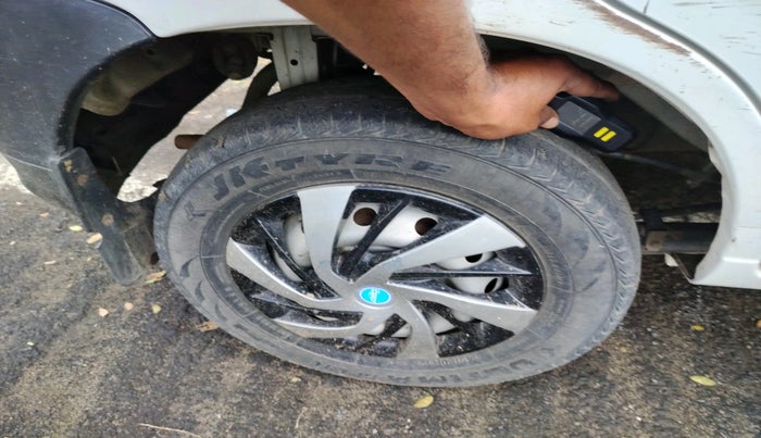 2012 Maruti Alto LXI, Petrol, Manual, 68,034 km, tyre