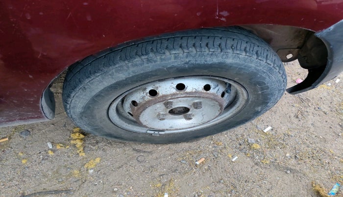 2011 Maruti Alto LXI, Petrol, Manual, 2,63,554 km, tyre