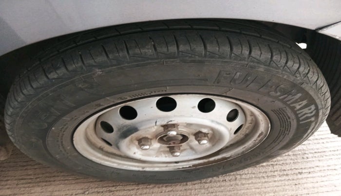 2014 Hyundai Eon D-LITE+, Petrol, Manual, 87,090 km, tyre